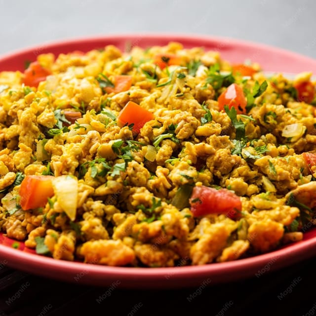 Egg bhurji with naan.